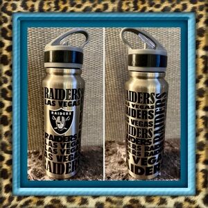 👑✅PRICE FIRM✅ Silver 25oz water bottle with Las Vegas Raiders Logo. Brand new!